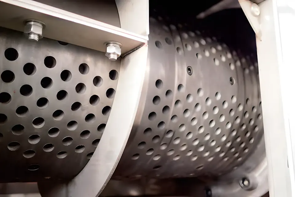 Plastic film squeezer perforated screen mesh