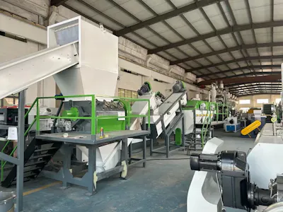 Complete plastic washing line installed in a factory - 1