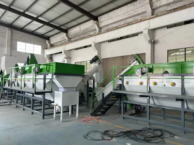 Complete plastic washing line installed in a factory - 2