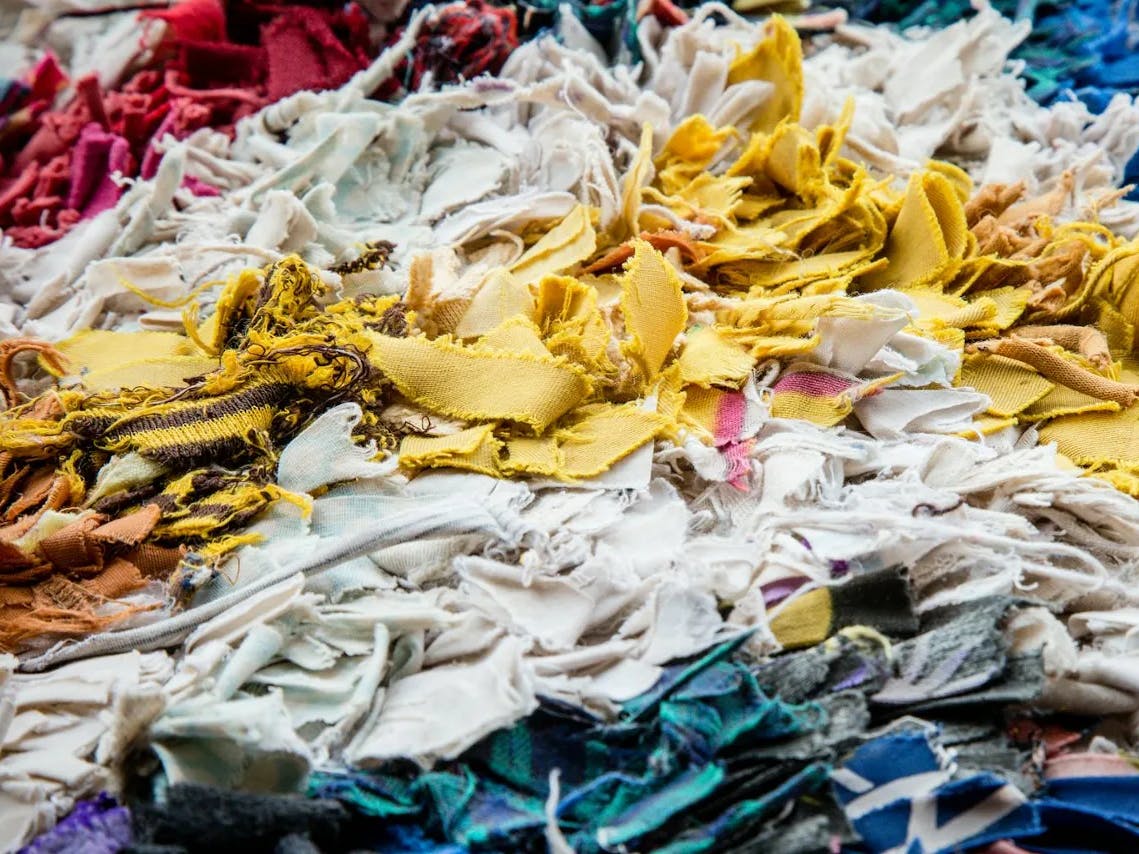 Materiale plastico riciclato preparato