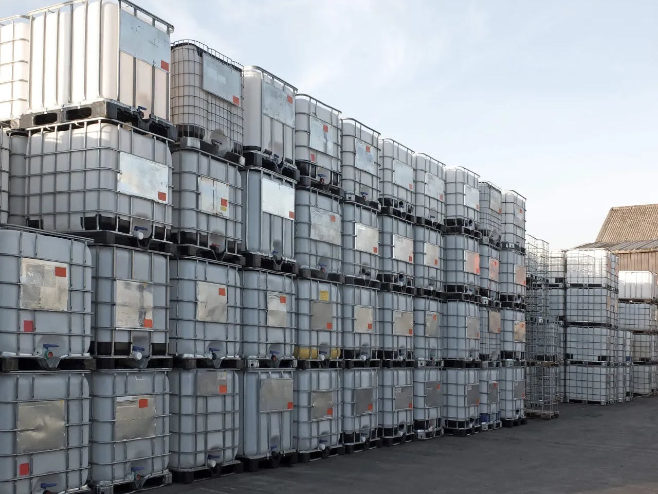 Integrated IBC and drum recycling line