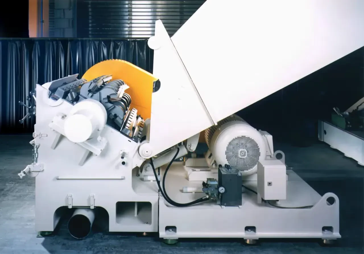 Diagram showing the modular arrangement of plastic recycling equipment.