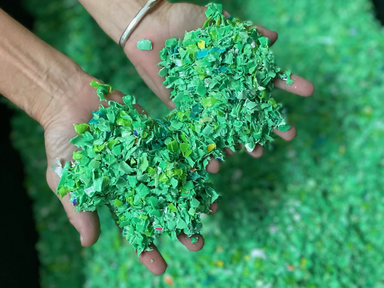 Recycled PE and PP plastic flakes after sink float separation