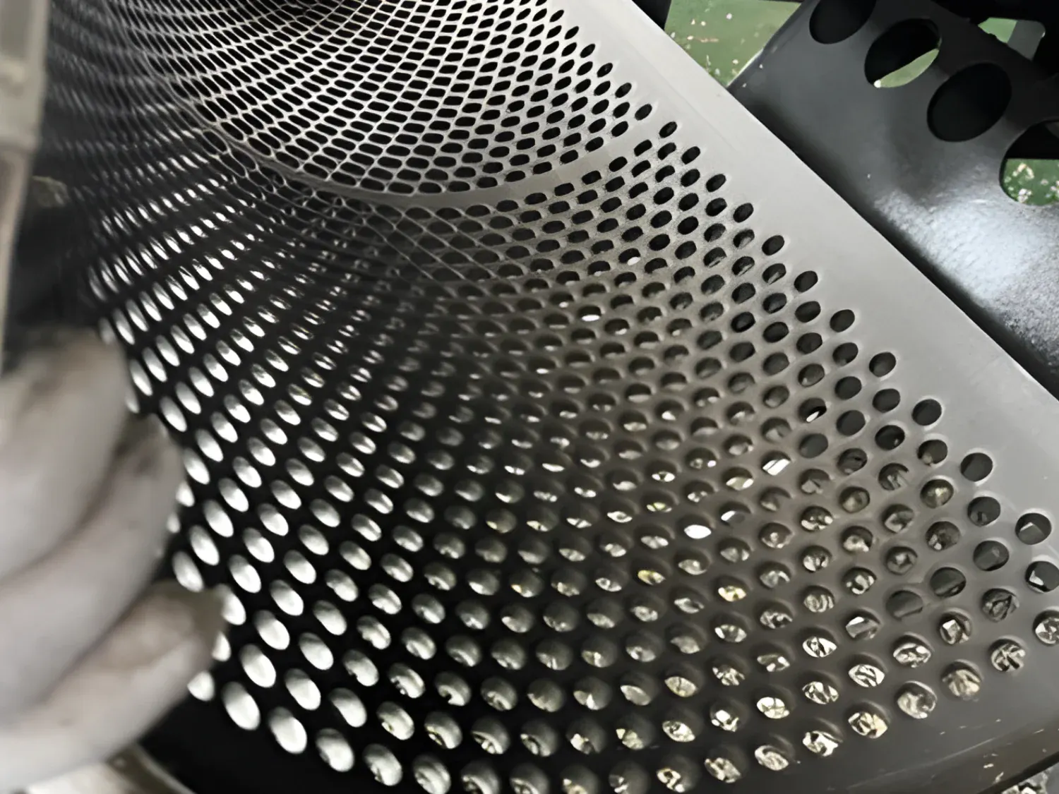 Single shaft shredder screen