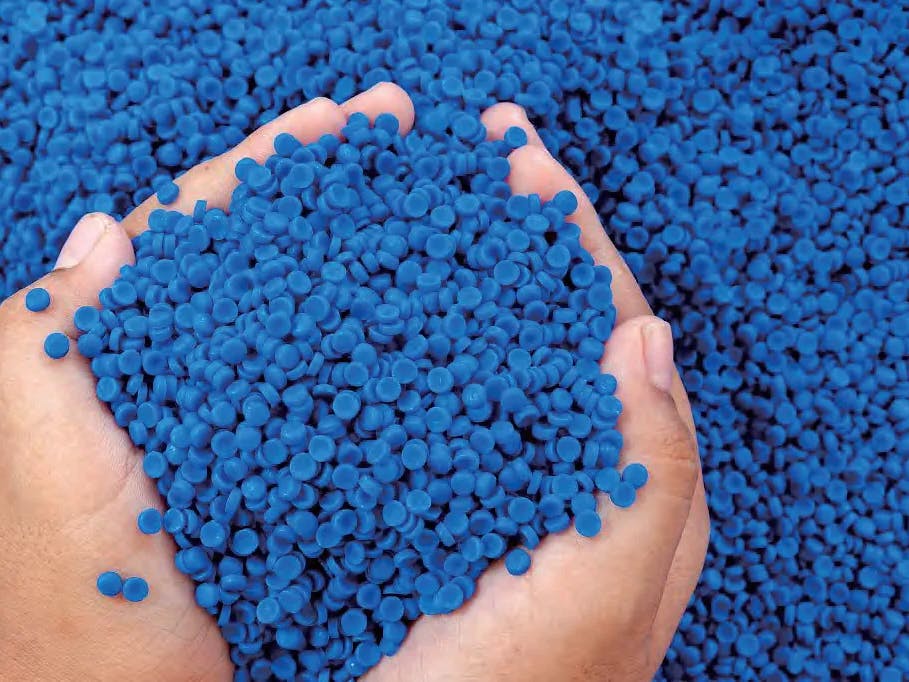 Pellets reciclados azules de alta calidad finales