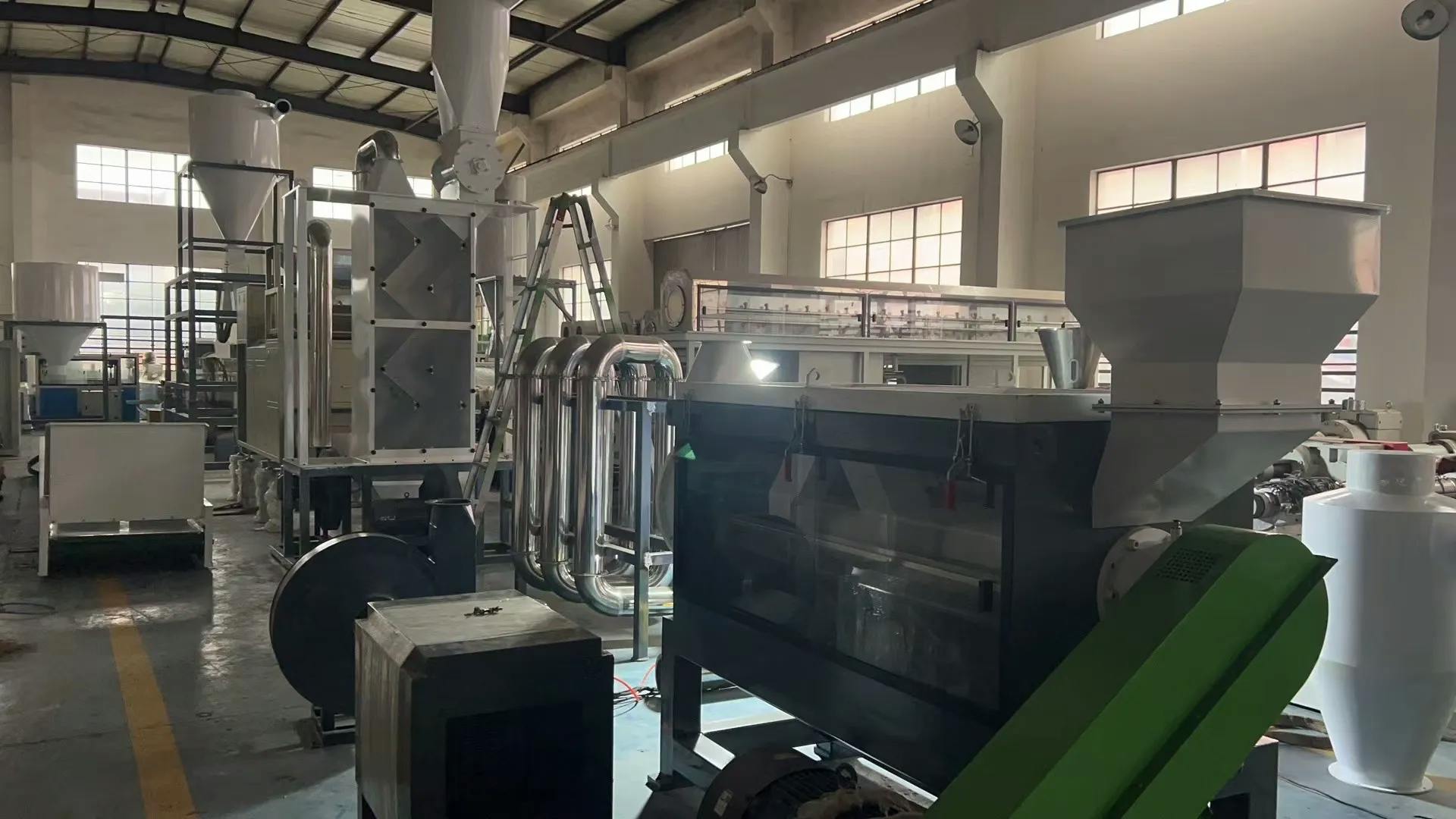 Ligne de lavage plastique complète installée dans une usine-5