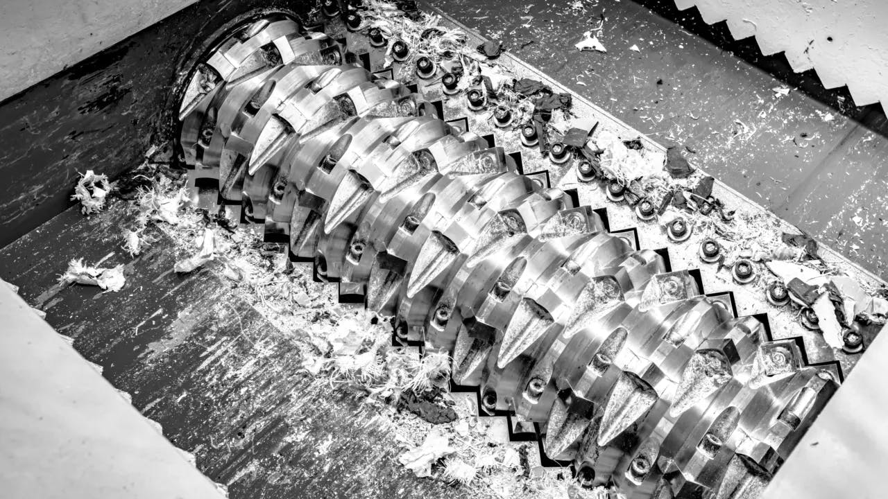 Close-up of the shredder's durable rotor and cutting knives.